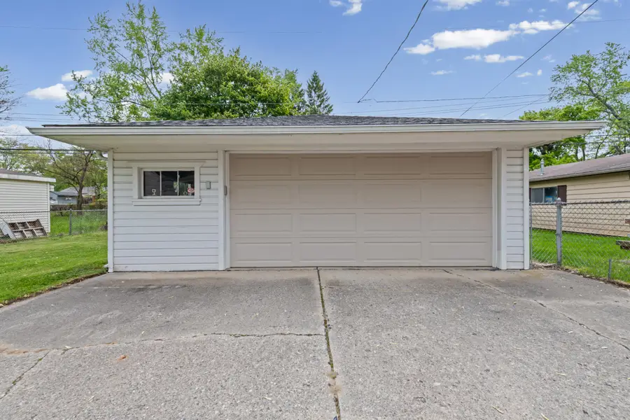 15370 Deering Street, Livonia, MI 48154 - #3