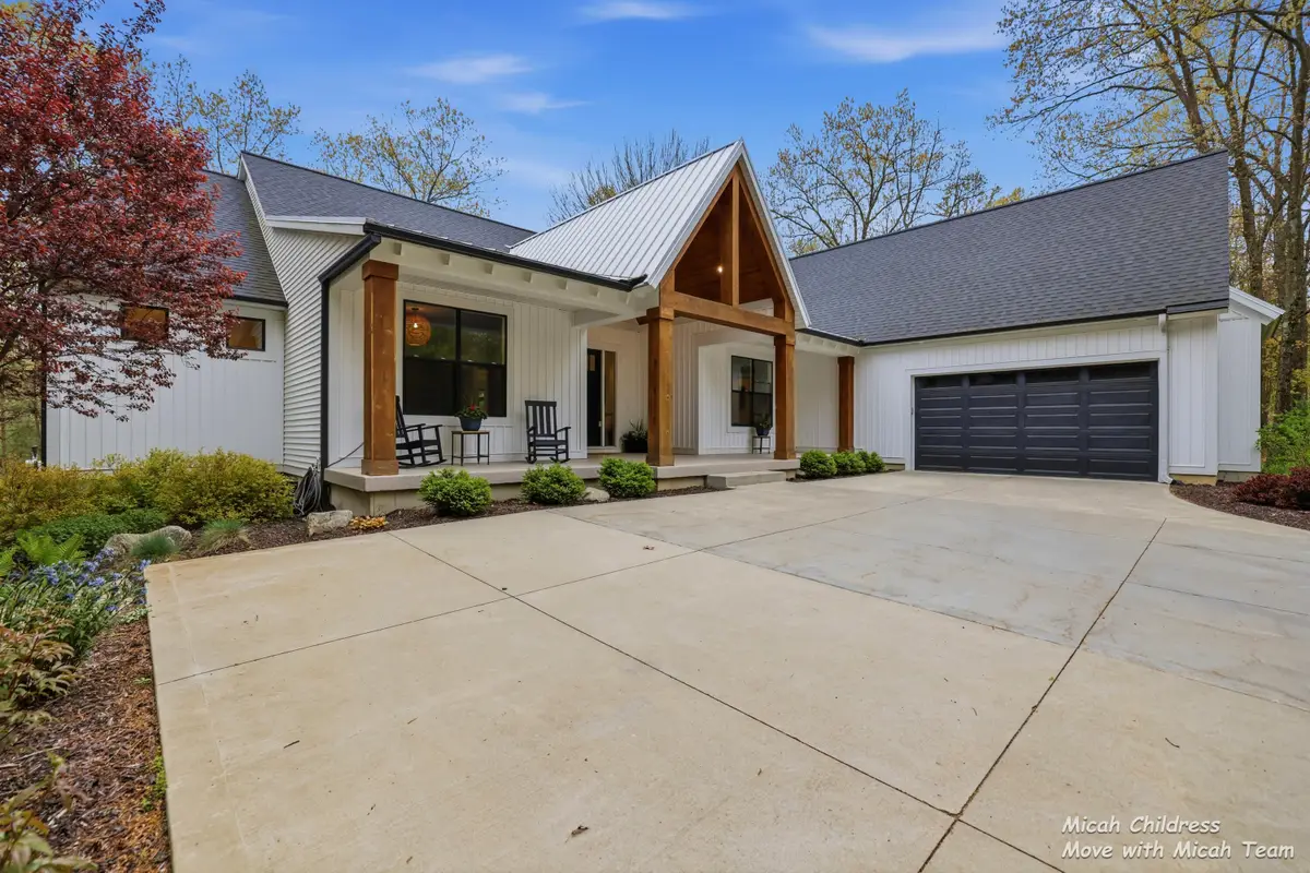8266 Squires Street Ne, Rockford, MI 49341 - #1
