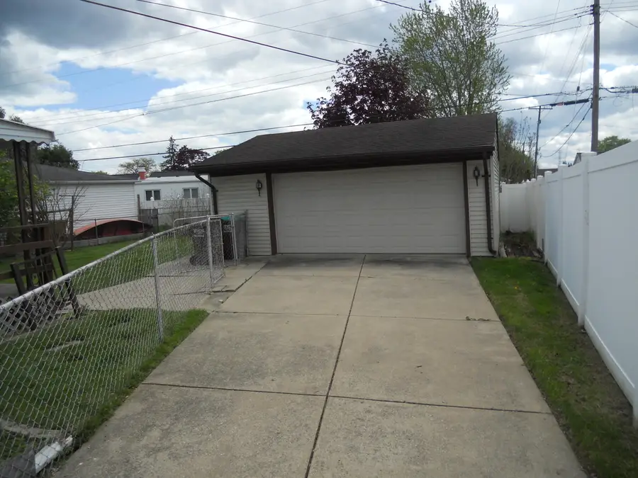 22119 Candace Drive, Rockwood, MI 48173 - #3