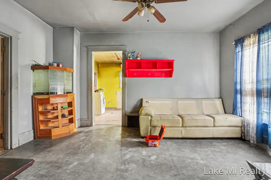 616 W Michigan Avenue, Battle Creek, MI 49037 - #2