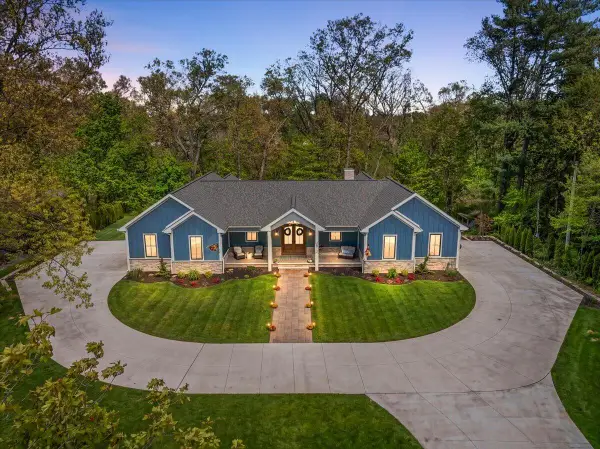 2815 Washington Avenue, St. Joseph, MI 49085