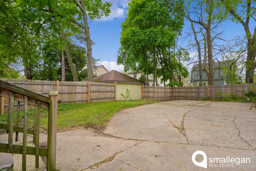 1047 Dallas Avenue Se, Grand Rapids, MI 49507 - #2