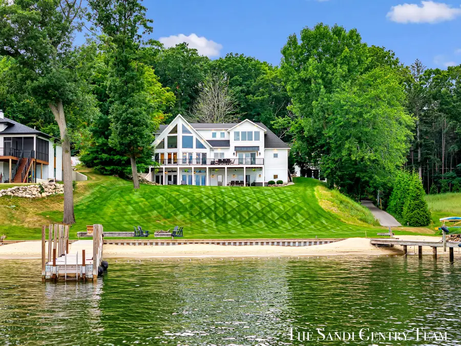 17870 W Spring Lake Road, Spring Lake, MI 49456 - #2