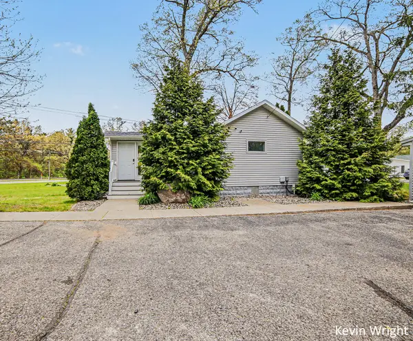 5948 Holton Road, Twin Lake, MI 49457
