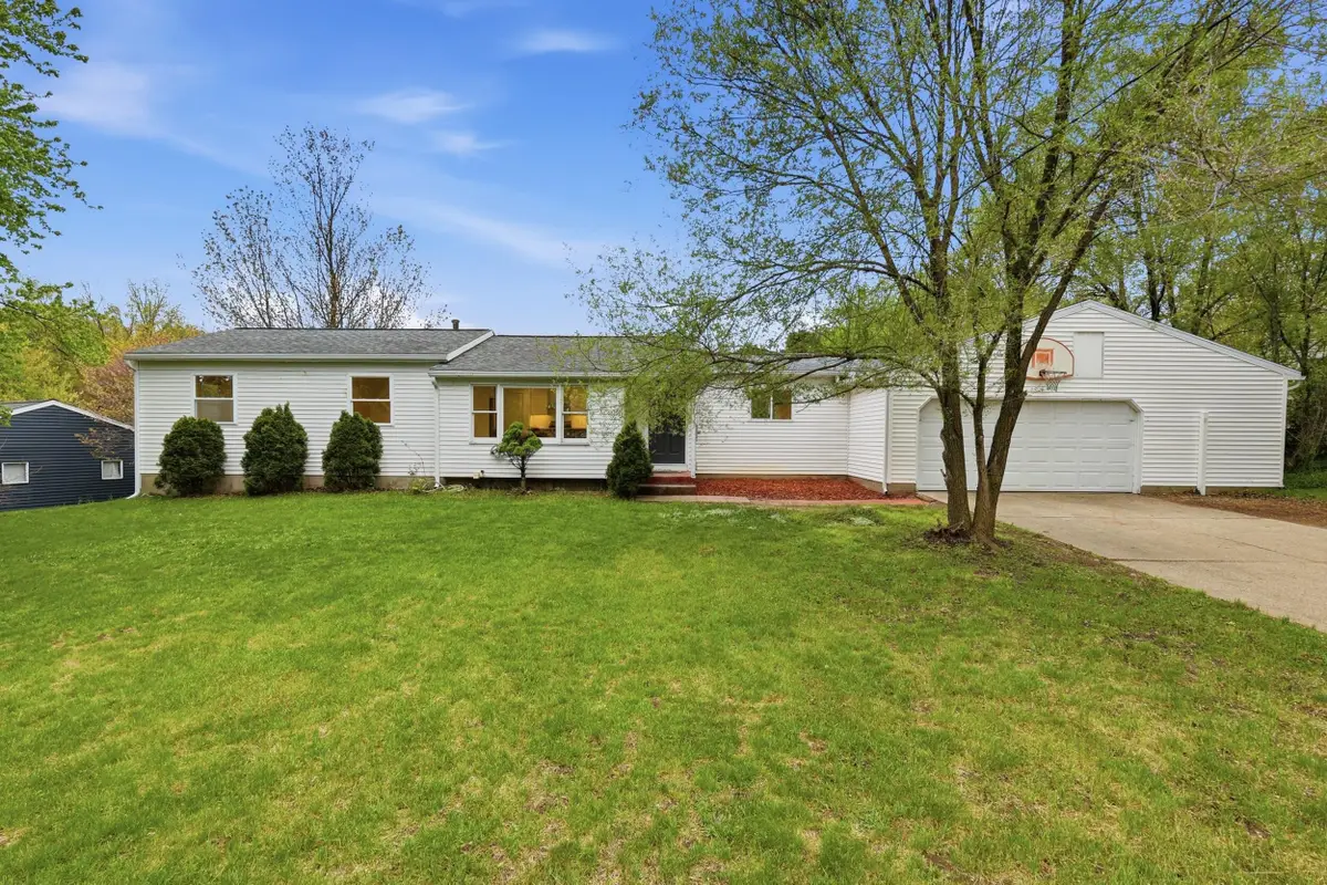 1679 Stonewood Drive Se, Lowell, MI 49331 - #1