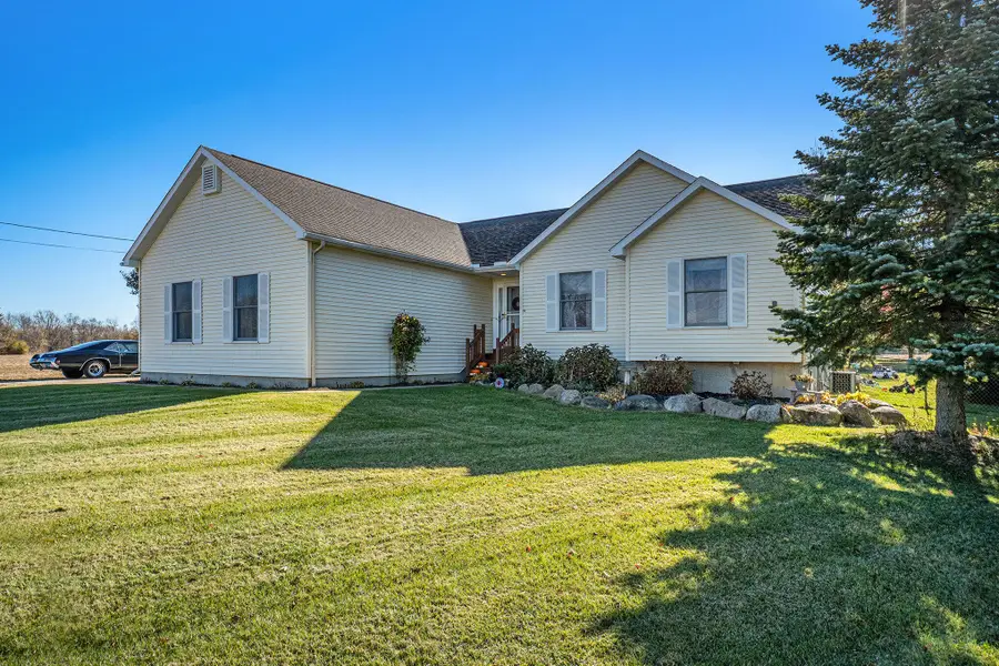 5243 Reid Road, Swartz Creek, MI 48473 - #2