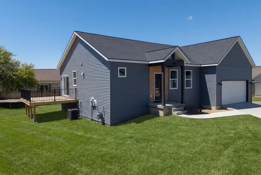 243 W Gardner Street, Sparta, MI 49345 - #2