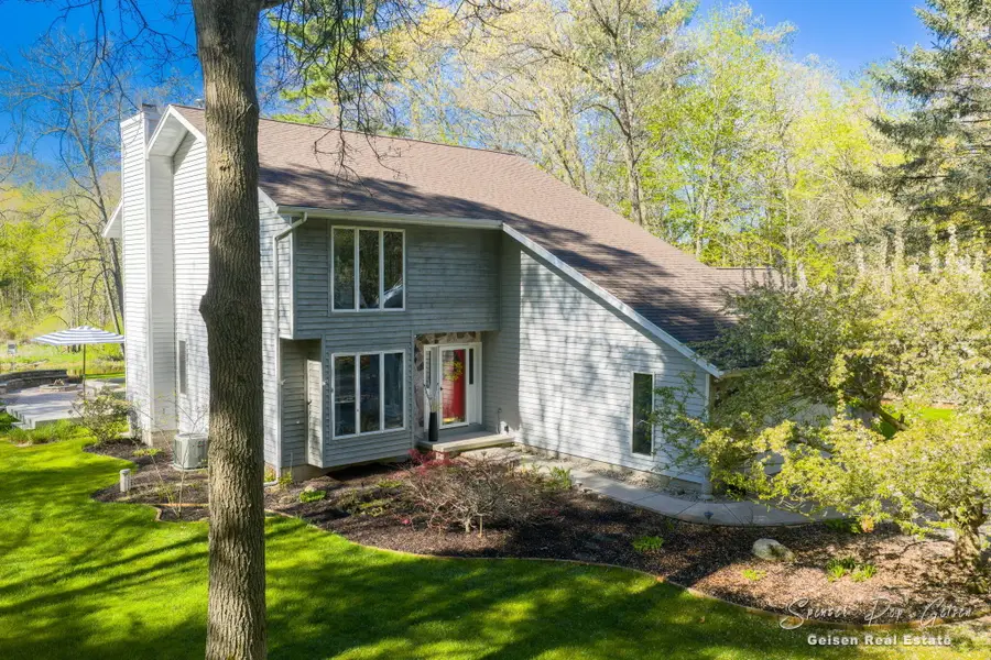 8717 River Oaks Circle, Greenville, MI 48838 - #3