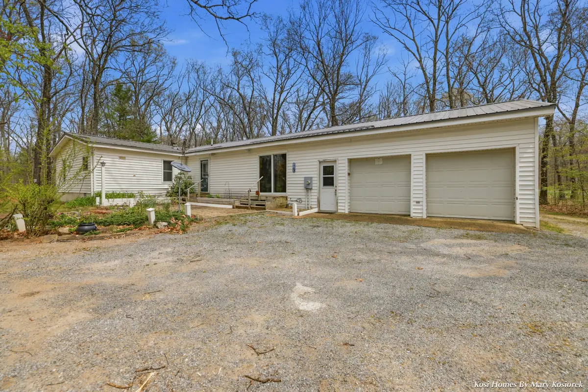 2437 E 100th Street, Grant, MI 49327 - #1