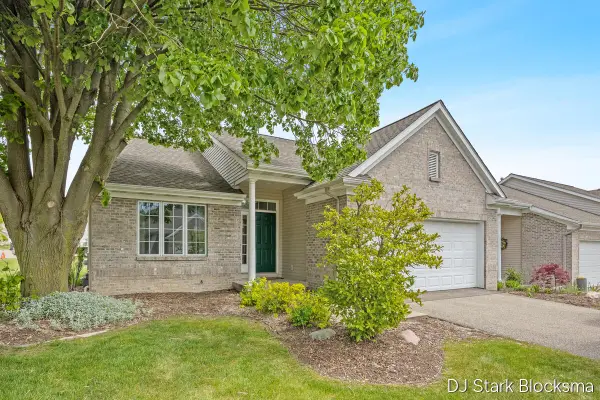 2038 Palmerton Court Ne, Grand Rapids, MI 49505