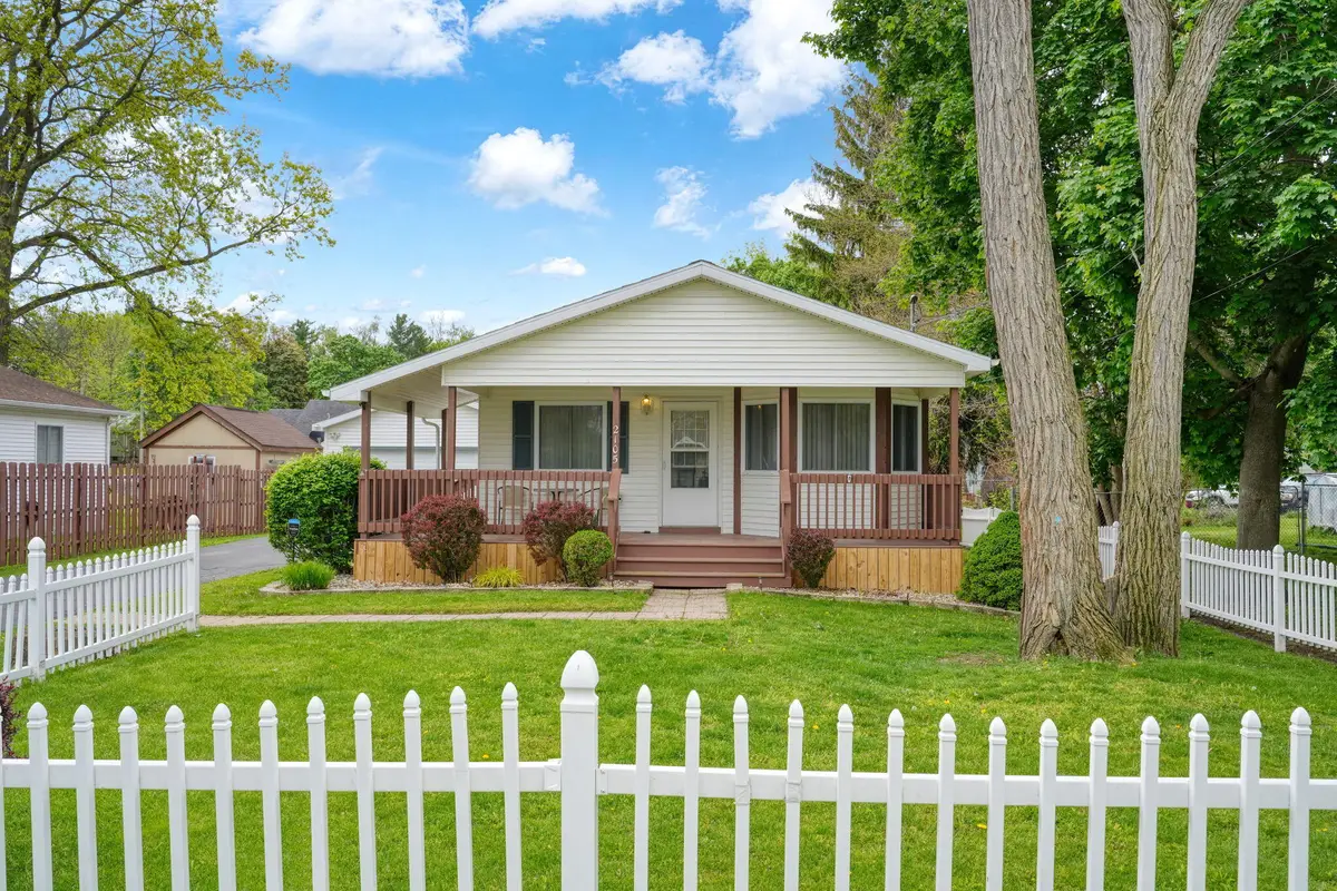 2105 Carlton Boulevard, Jackson, MI 49203 - #1