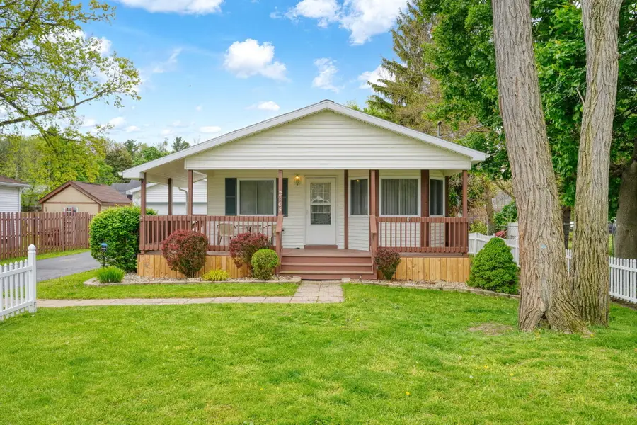 2105 Carlton Boulevard, Jackson, MI 49203 - #3