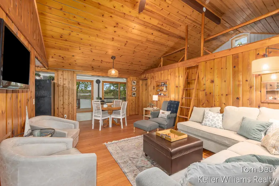 8175 S Island View Drive, Newaygo, MI 49337 - #3