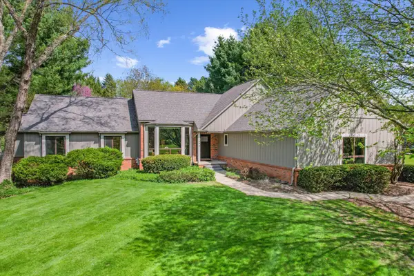 1693 Havenshire Lane, Brighton, MI 48114