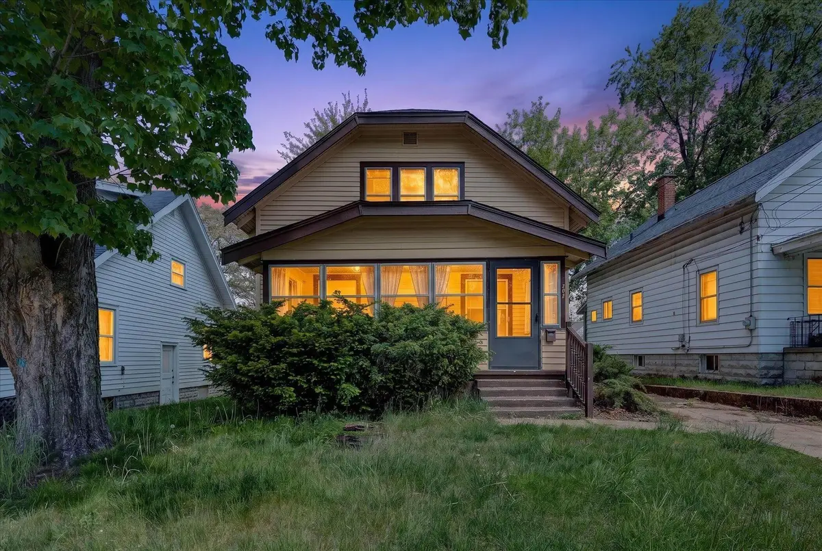 335 Dickinson Street Sw, Grand Rapids, MI 49507 - #1