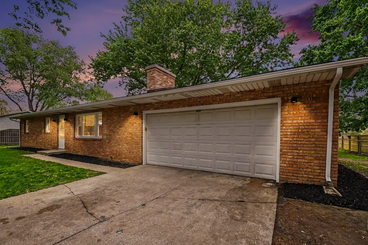 827 E Park Drive, Niles, MI 49120 - #1