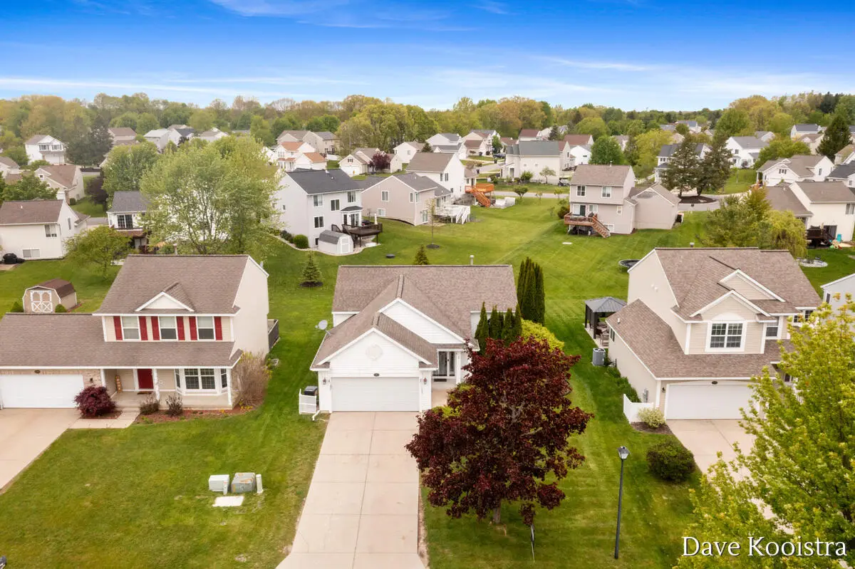5757 E Grove Drive Se, Kentwood, MI 49512 - #1