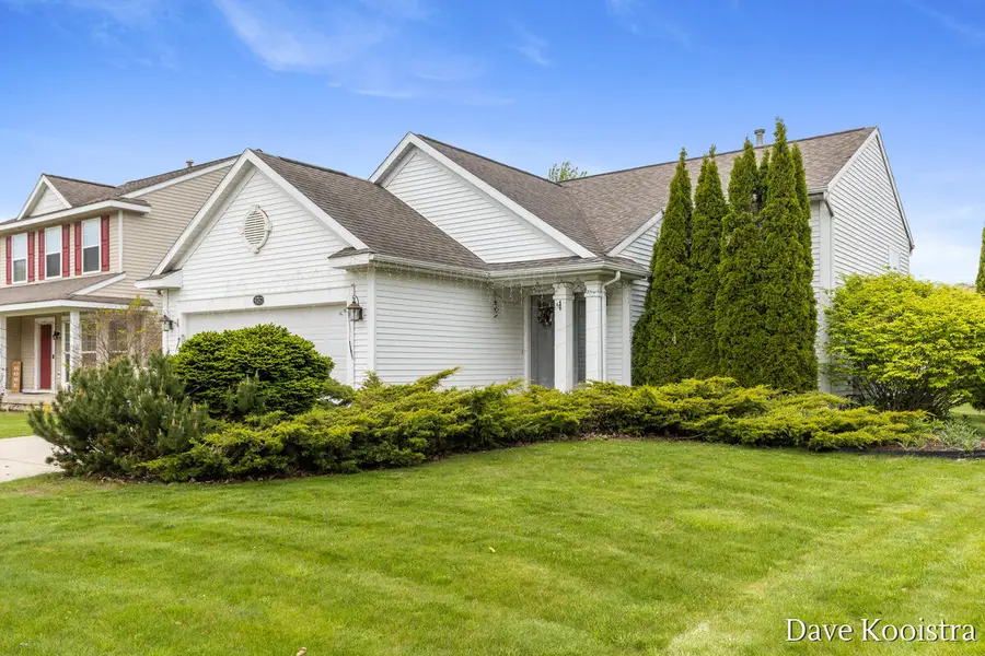 5757 E Grove Drive Se, Kentwood, MI 49512 - #3