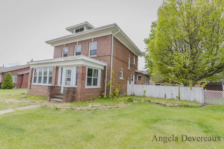 110 E Main Street, Edmore, MI 48829 - #2