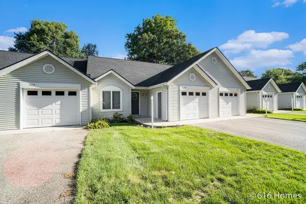 321 Nestlewood Drive, Holland, MI 49424