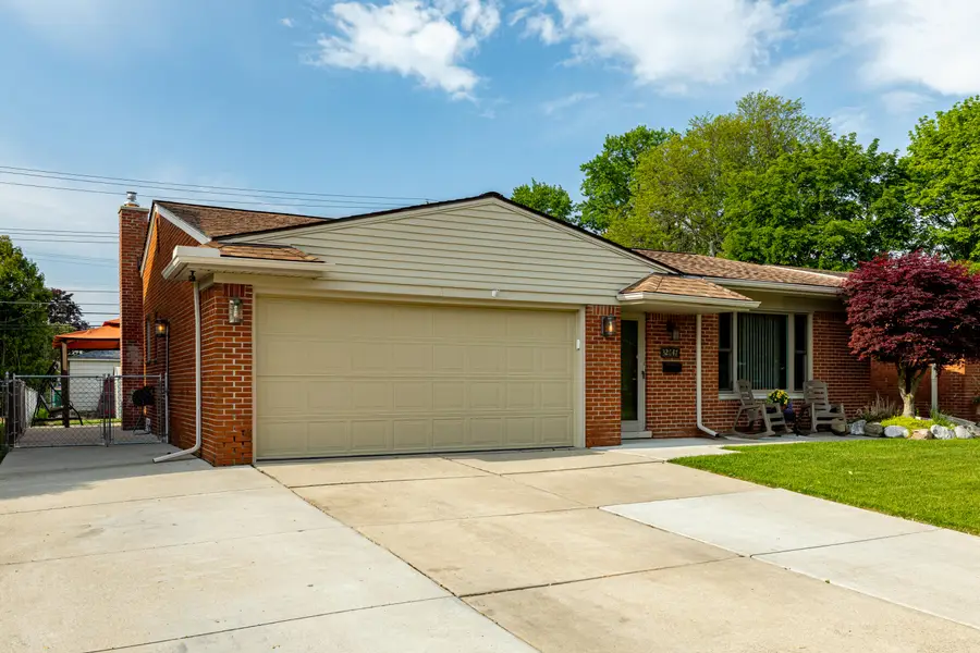 32647 Hees Street, Livonia, MI 48150 - #3