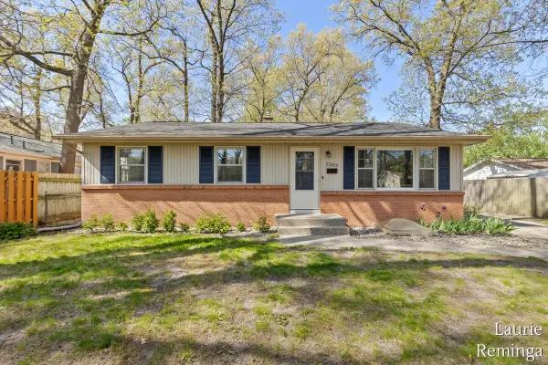 2203 Lacrosse Street Sw, Wyoming, MI 49519