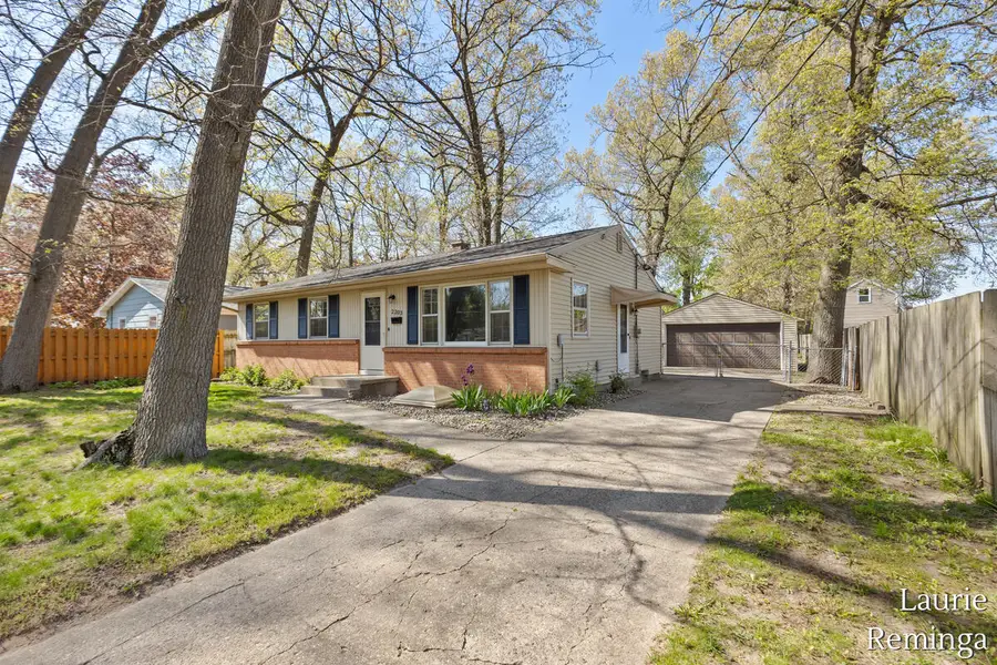 2203 Lacrosse Street Sw, Wyoming, MI 49519 - #2