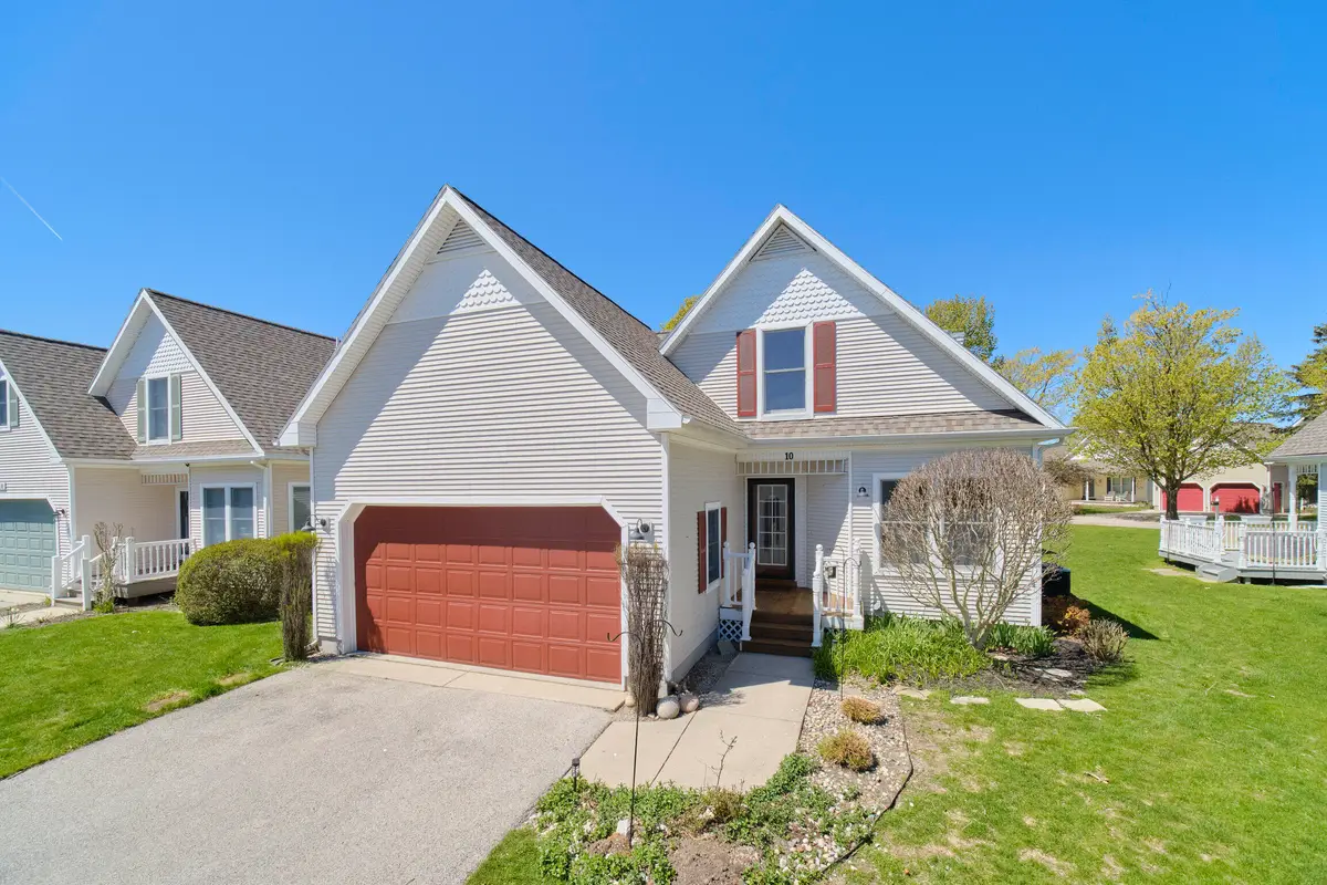 10 Cottage Lane, Manistee, MI 49660 - #1