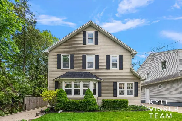 320 Gladstone Drive Se, East Grand Rapids, MI 49506