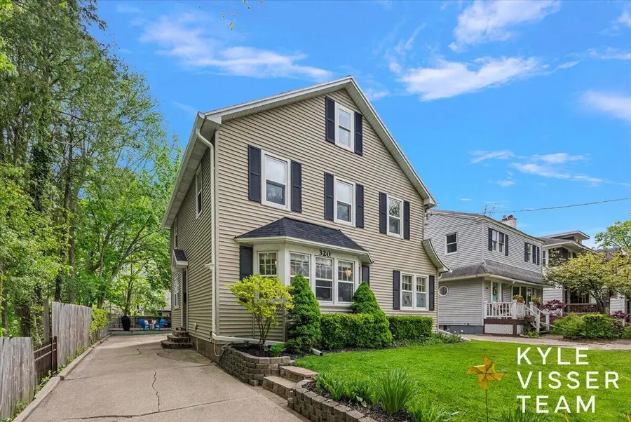 320 Gladstone Drive Se, East Grand Rapids, MI 49506 - #2