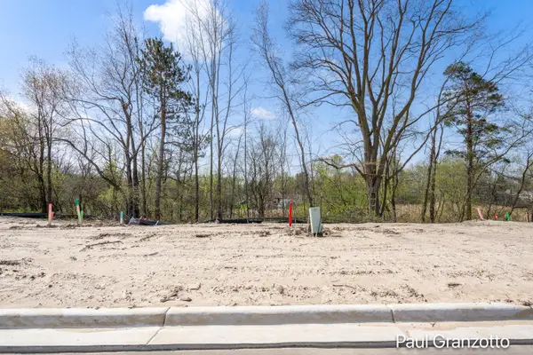 3052 Arbor Creek Avenue Se, Kentwood, MI 49512