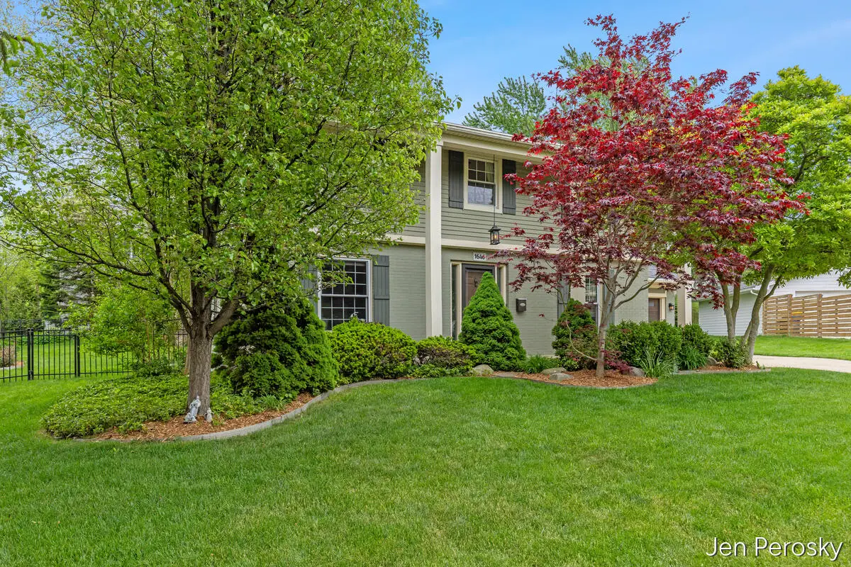 1646 Laurel Avenue Se, Grand Rapids, MI 49506 - #1