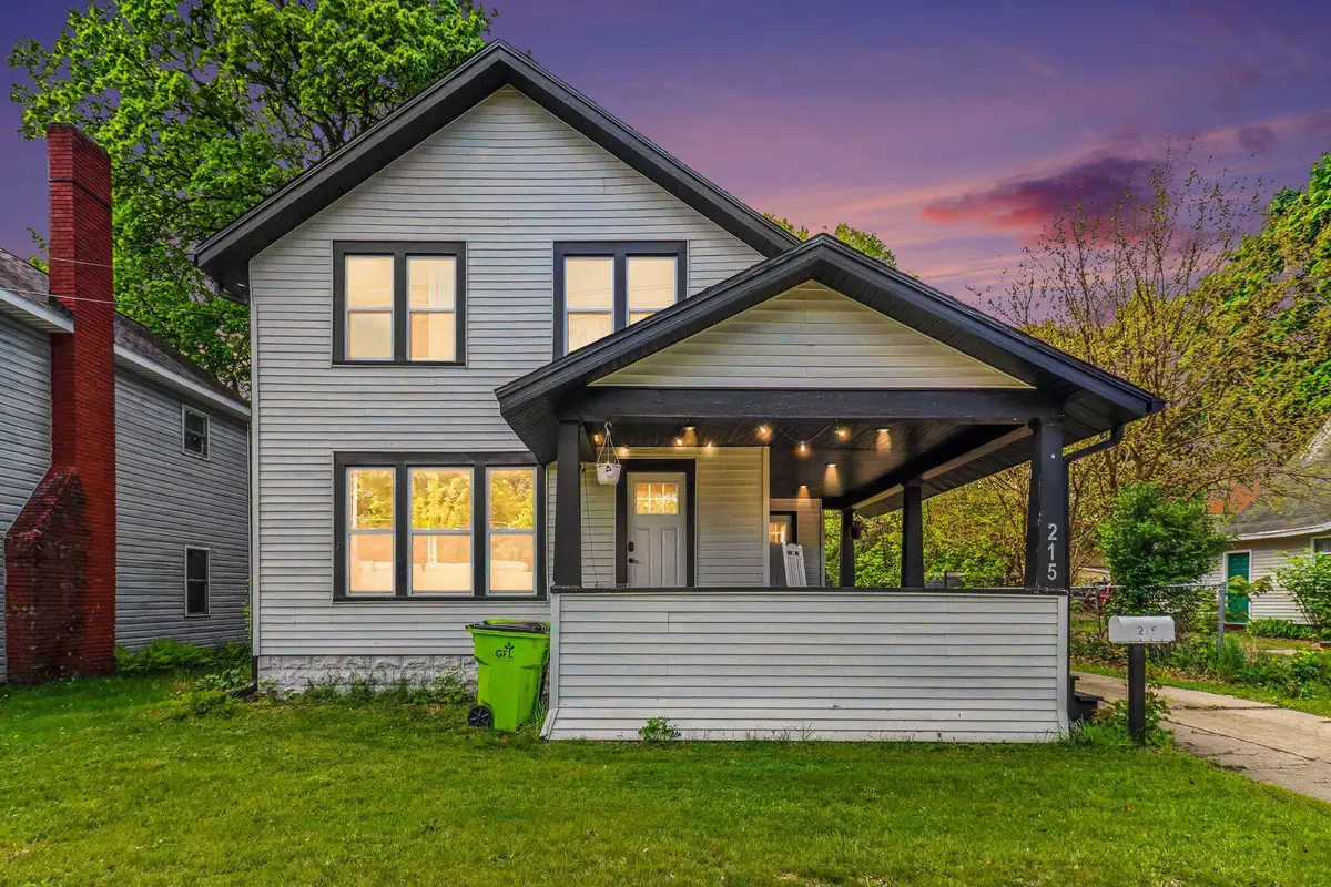 215 E Washington Street, Greenville, MI 48838 - #1