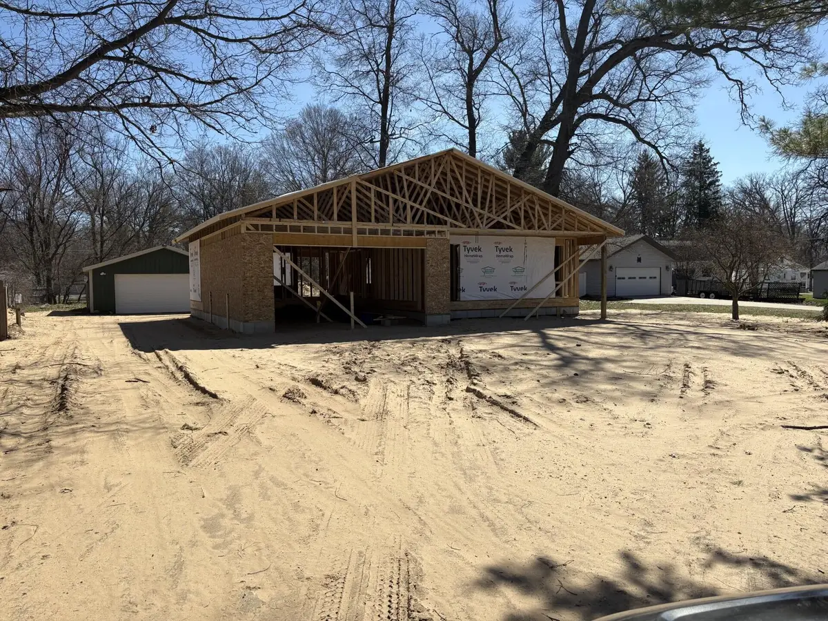 170 N 6th Avenue, Fruitport, MI 49415 - #1