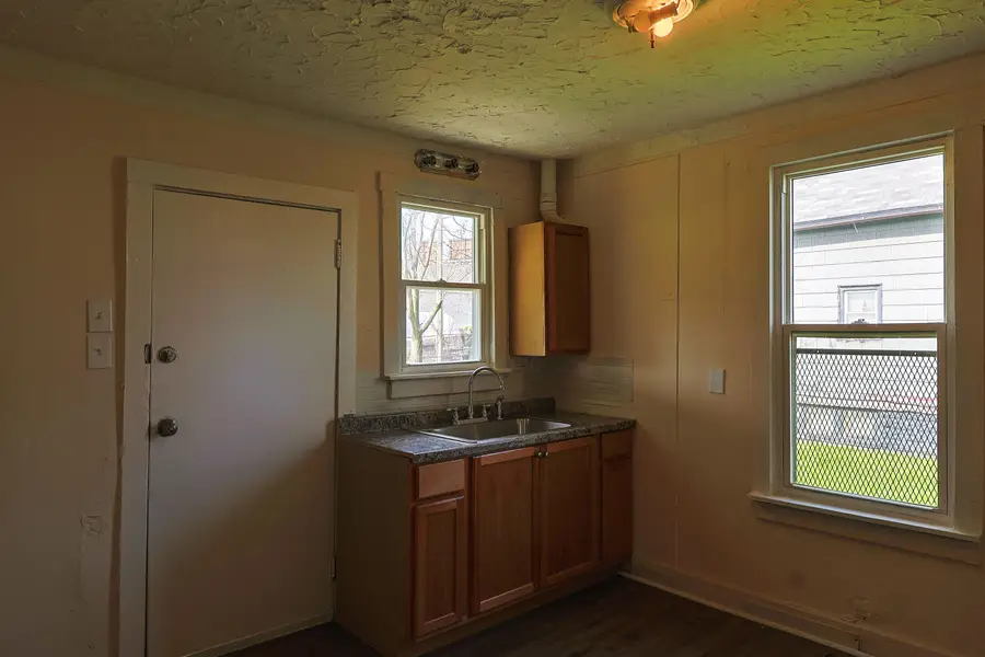28 E Henry Street, River Rouge, MI 48218 - #3