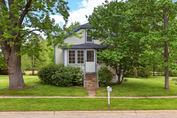 1007 W Detroit Street, New Buffalo, MI 49117