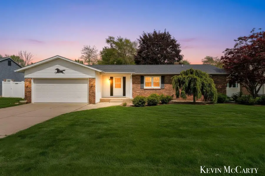 1746 Edgewood Avenue Se, Grand Rapids, MI 49506 - #2