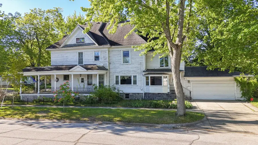 307 Center Street, Dowagiac, MI 49047 - #3