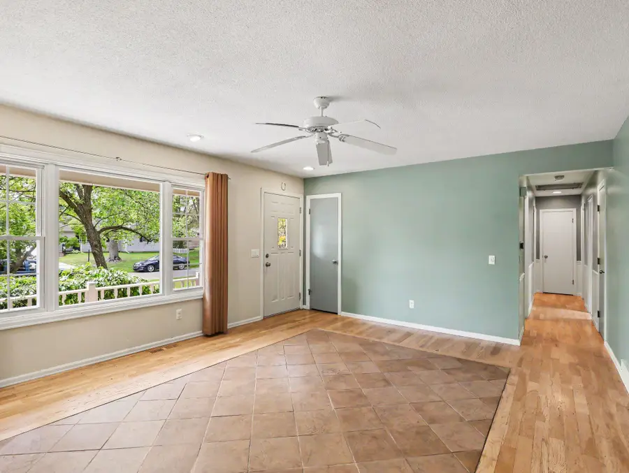 1184 Oakmont Drive, Temperance, MI 48182 - #3