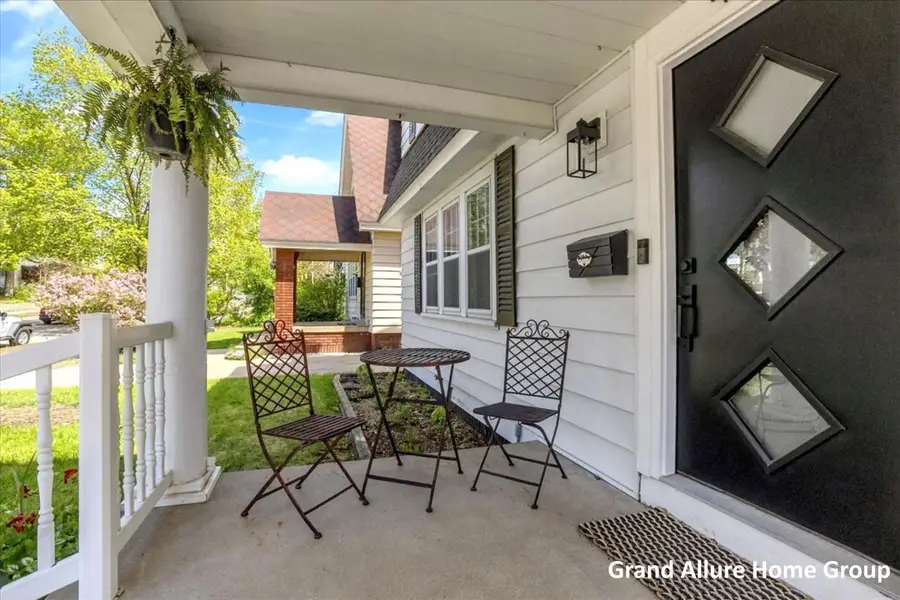 446 Knapp Street Ne, Grand Rapids, MI 49505 - #2