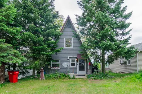 679 W Lincoln Avenue, White Cloud, MI 49349