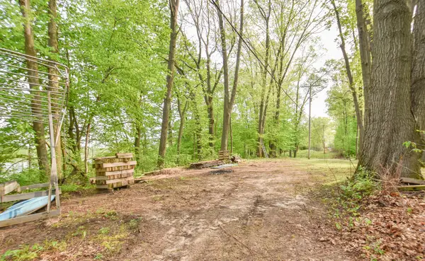2480 Bluff Drive, Reading, MI 49274