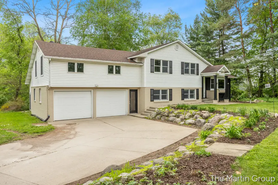 6610 Riga Avenue Ne, Rockford, MI 49341 - #2
