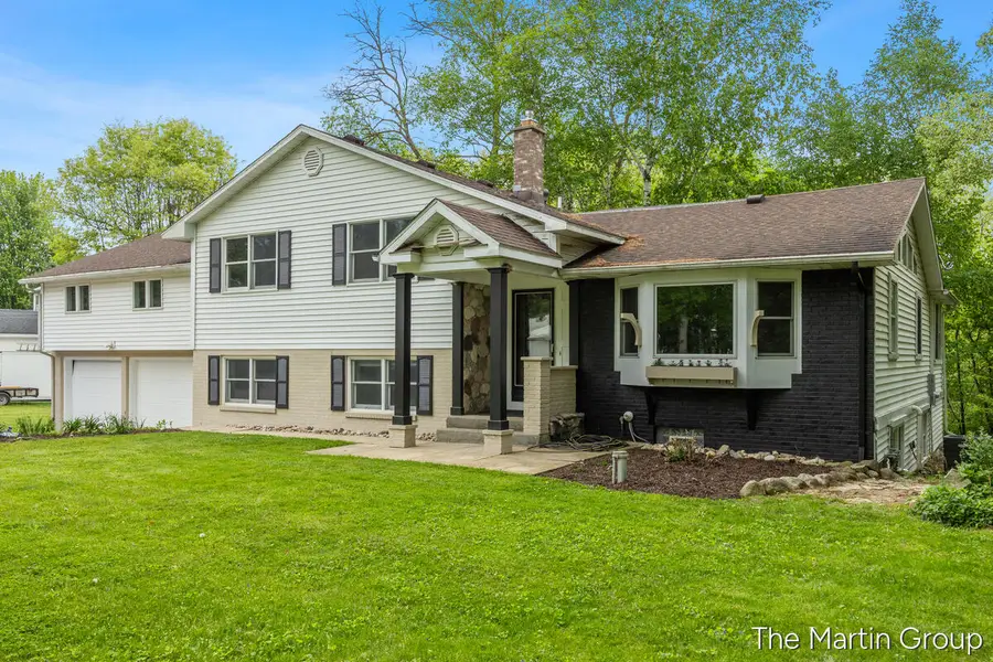 6610 Riga Avenue Ne, Rockford, MI 49341 - #3