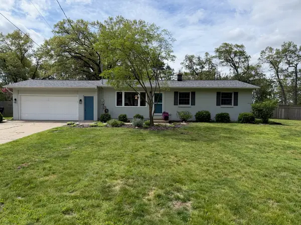 2002 Garret Drive Ne, Grand Rapids, MI 49525