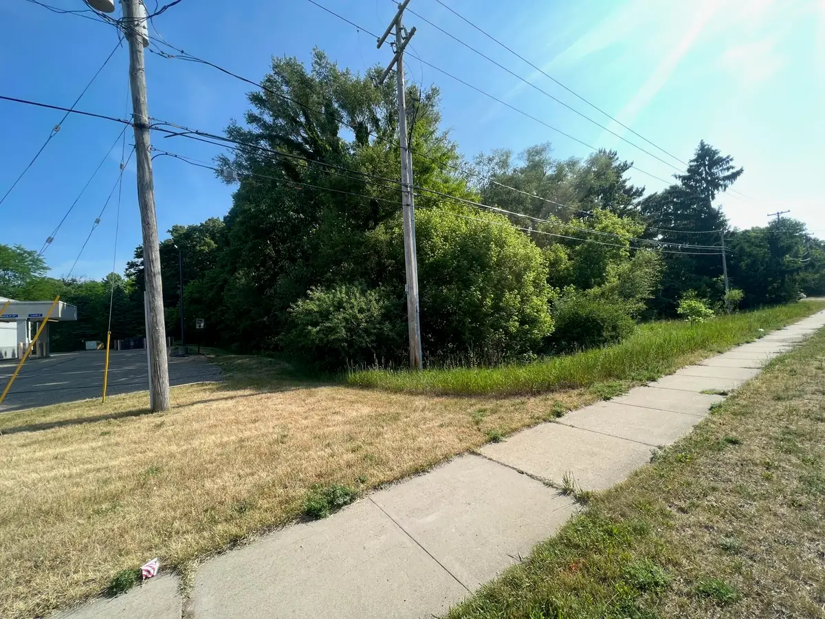 1902 W Centre Avenue, Portage, MI 49024 - #1