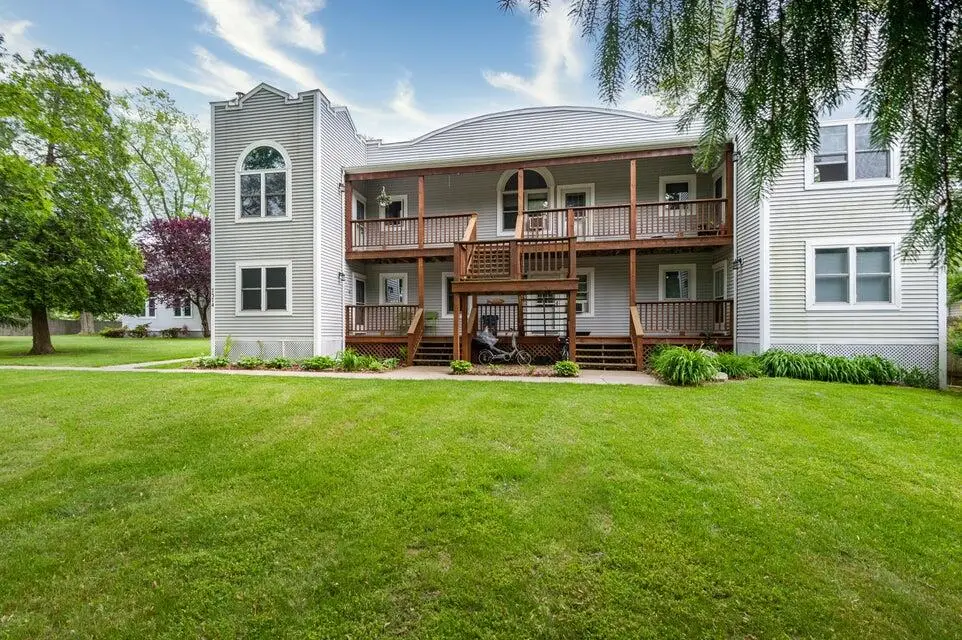 7374 North Shore Drive #17, South Haven, MI 49090 - #1