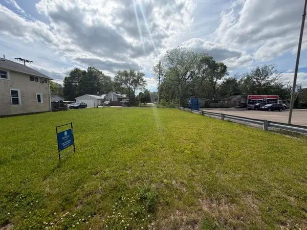 118 S Main Street, Lawton, MI 49065
