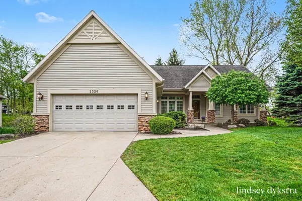 2320 Red Oak Court Nw, Grand Rapids, MI 49504