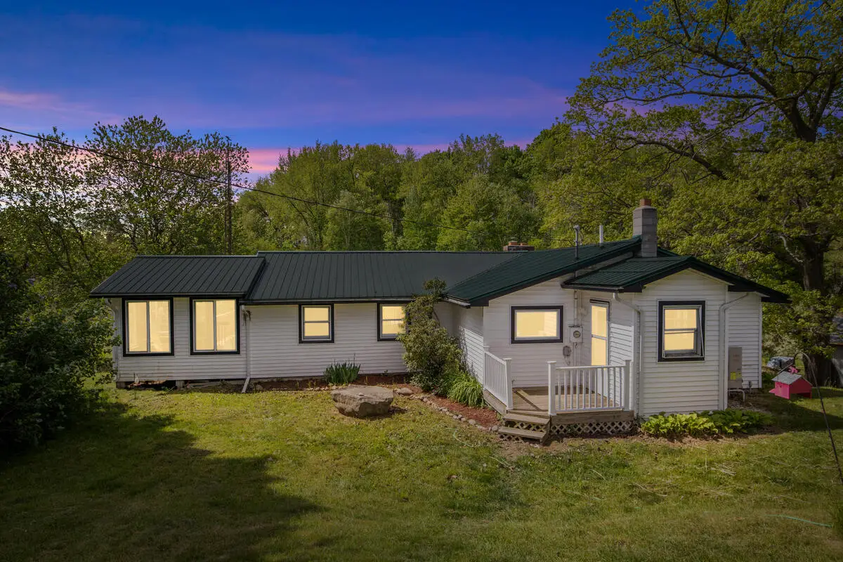 1674 W 104th Street, Grant, MI 49327 - #1